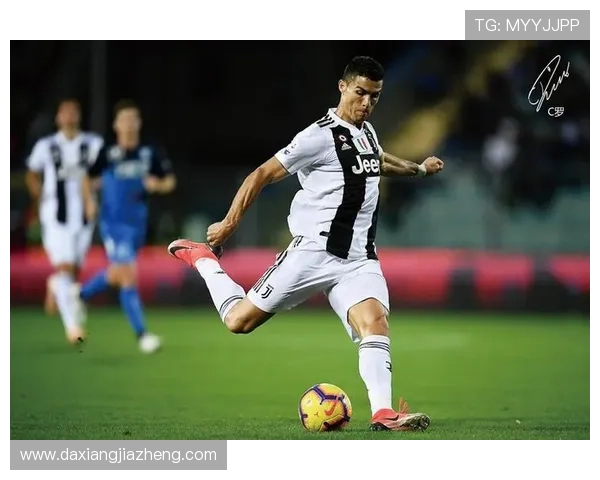 足球明星简约风格图片合集展现各大球星魅力与风采